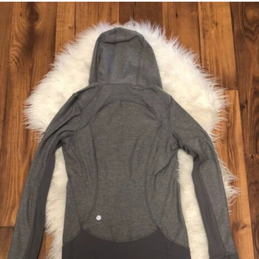 Lululemon Define Jacket Pattern Gray Euc Size 4 - image 4